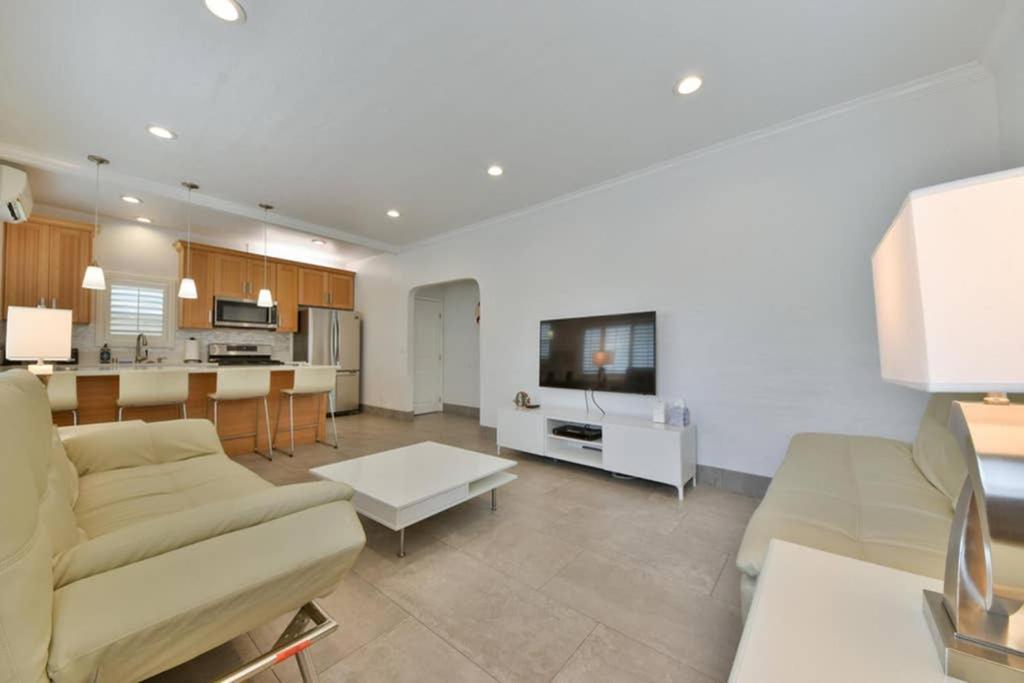 1000#1 Contemporary Home W/ Parking, Grill, & Ac! Newport Beach Eksteriør billede